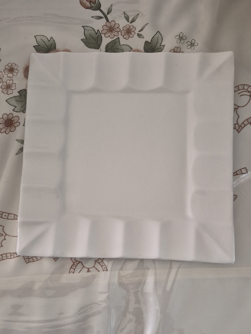 Aria White Square Ceramic Dinner Plate
